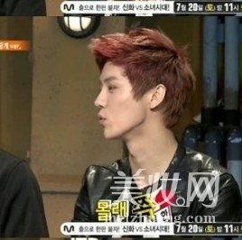 鹿晗爆料接吻视频,甜蜜瞬间引关注